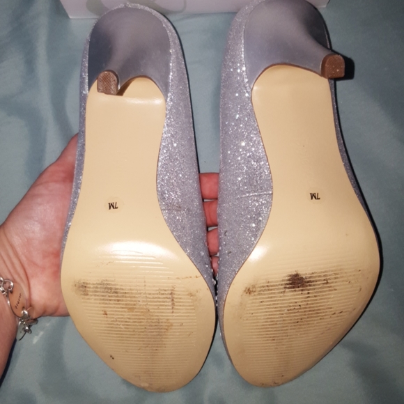 Silver heels - Picture 5 of 7